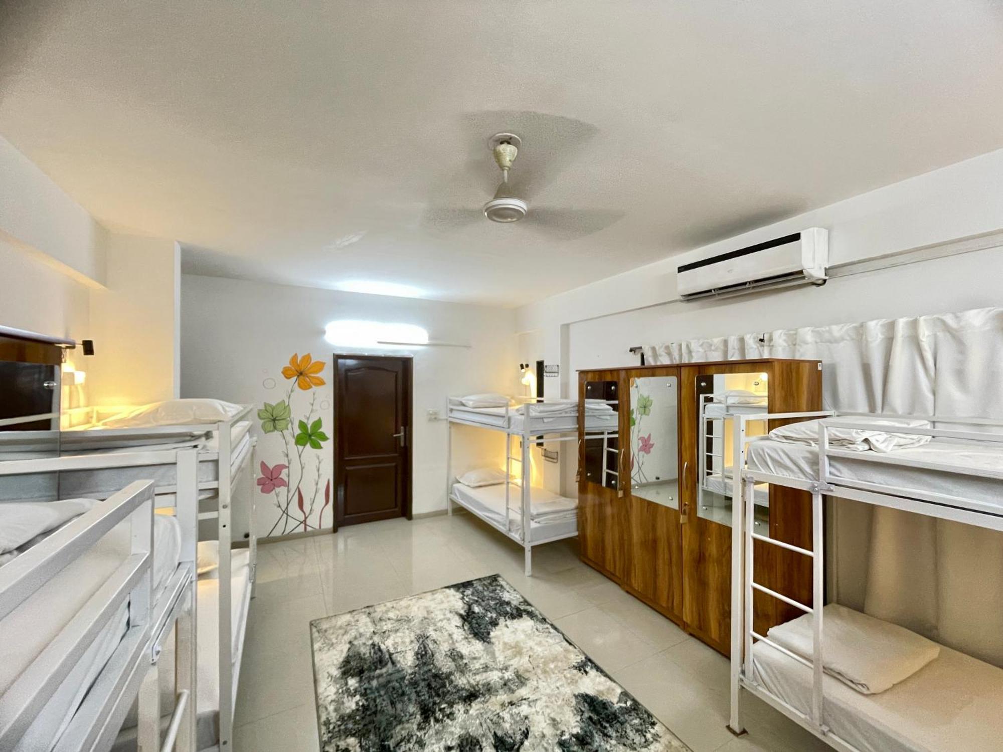 Hoshtel99 - Lux - Stay, Cowork And Cafe - Luxurious Bungalow Pune Eksteriør billede