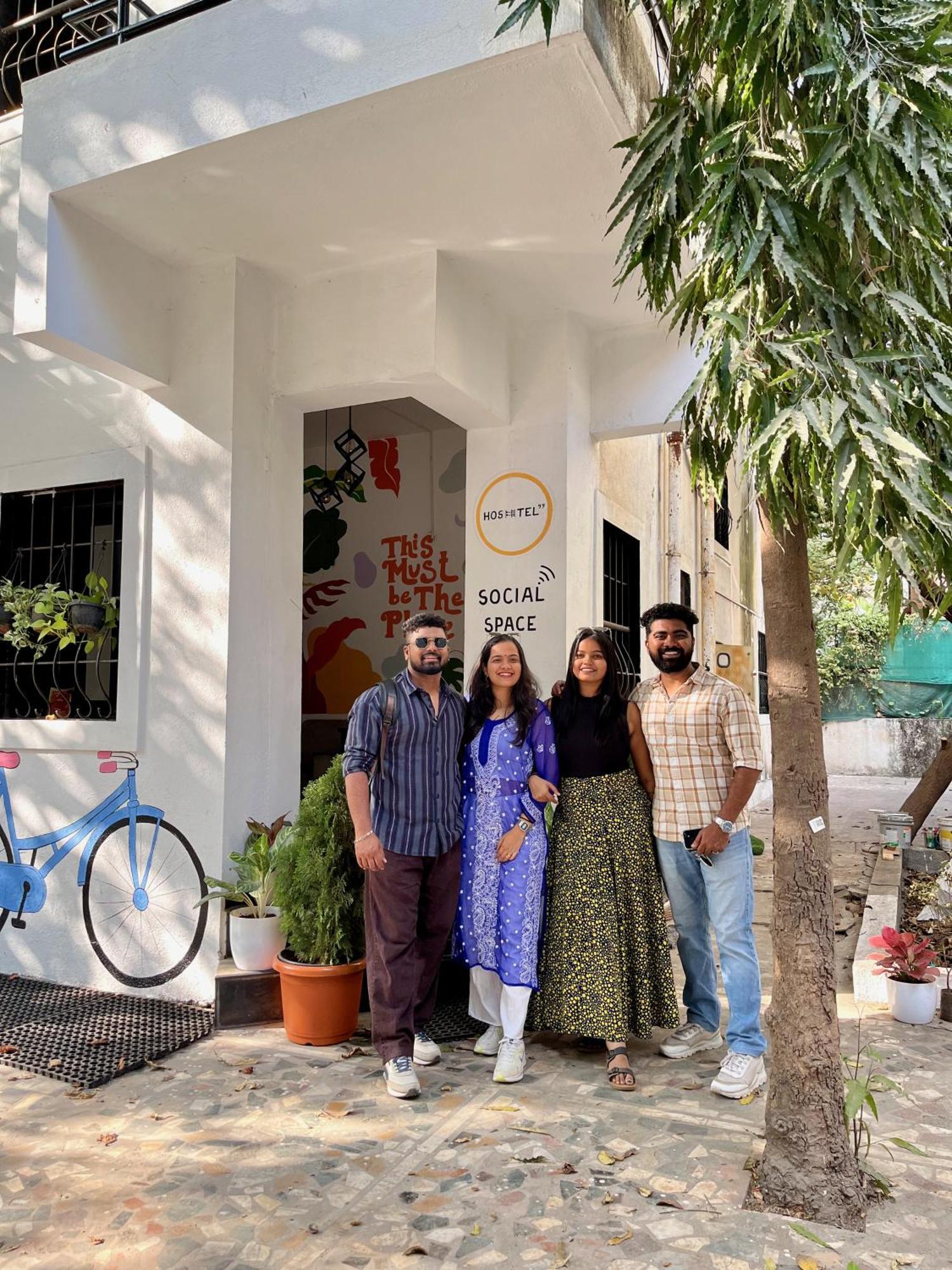 Hoshtel99 - Lux - Stay, Cowork And Cafe - Luxurious Bungalow Pune Eksteriør billede